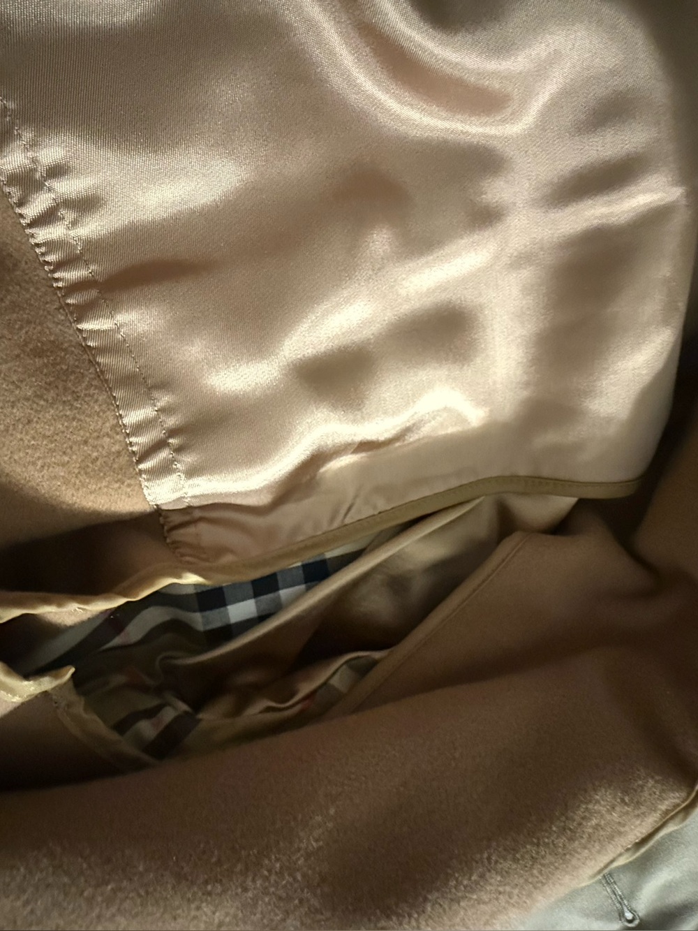 Burberry Men’s Beige Double-Breasted Trench Coat. NWOT - Picture 7 of 10